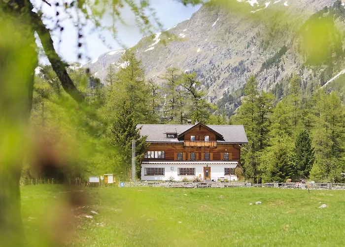 Han/Misafirhane Spinas