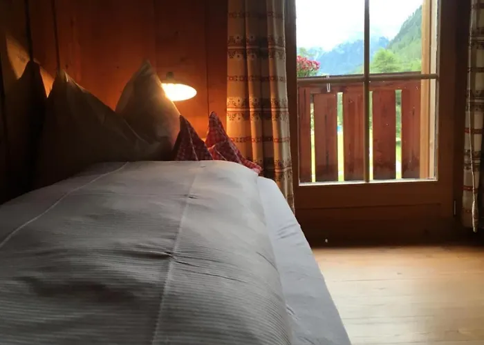 Spinas Han/Misafirhane 2*